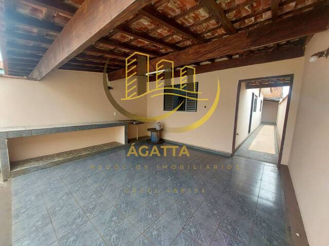 #177 - Casa para Venda em Américo Brasiliense - SP