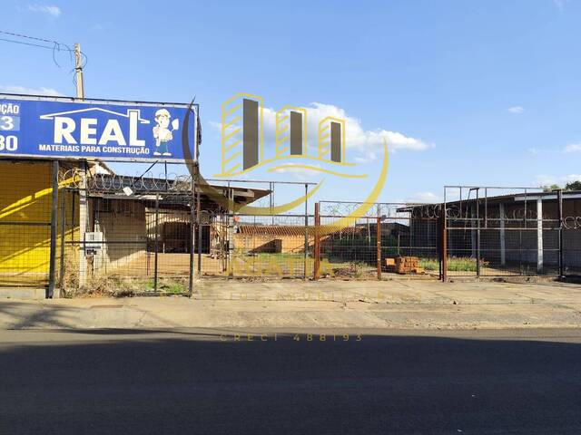 #409 - Ponto Comercial para Venda em Araraquara - SP - 3