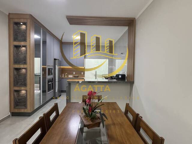 Casa para Venda em Araraquara - 2