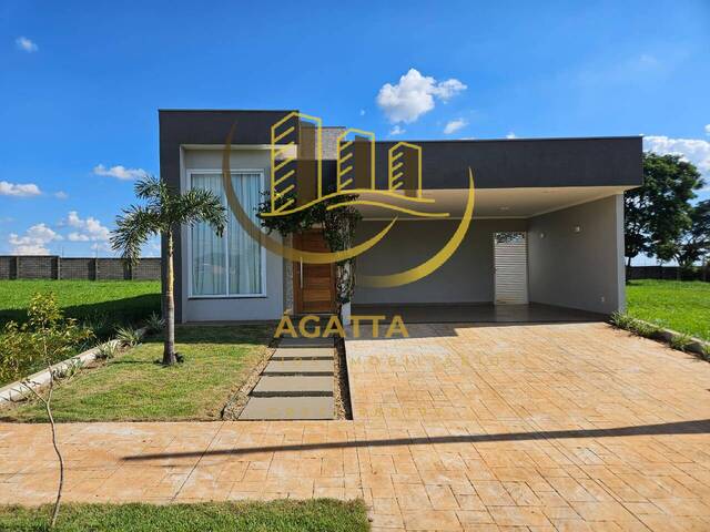 #426 - Casa em condomínio para Venda em Araraquara - SP