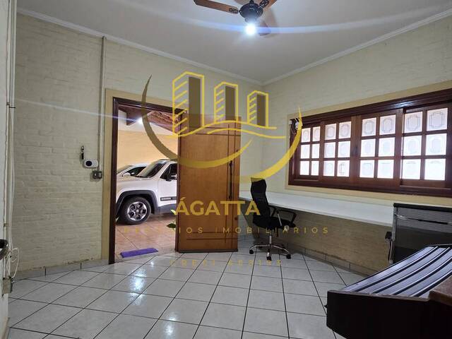 Casa para Venda em Araraquara - 2