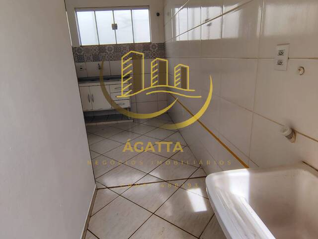 Casa para Venda em Américo Brasiliense - 5